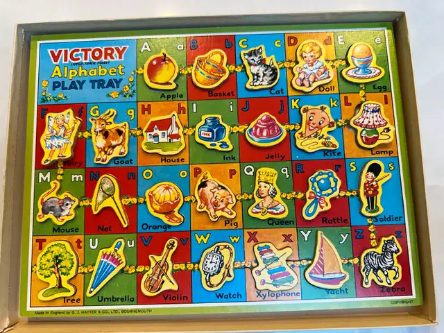 Vintage 1950s Wooden Alphabet Play Tray Victory Puzzle  in Arts & Collectibles in City of Toronto - Image 2