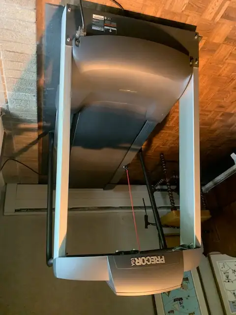Treadmill Precor M 9.35 Professional in mint condition in Exercise Equipment in City of Montréal - Image 2