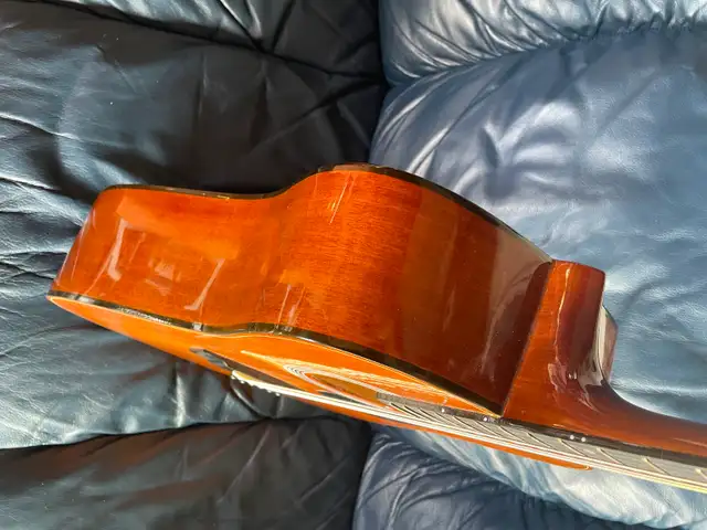 GUITAR LIKE NEW WITH CASE, NEW STRINGS in Guitars in Strathcona County - Image 6