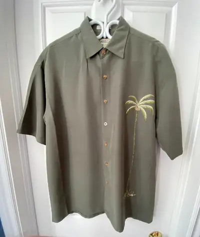 Like New - only worn once - excellent condition! Purchased from Bamboo Cay Fine Resort Wear For Men...