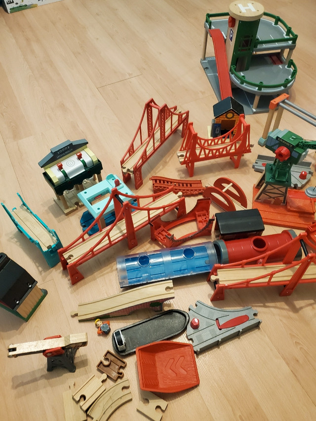 Brio Train bridge and specialty pieces in Toys & Games in City of Toronto