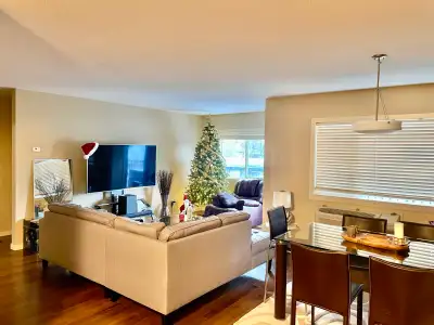 Private room available in a 3-bedroom, 2-bathroom apartment. The washroom is shared with one other b...