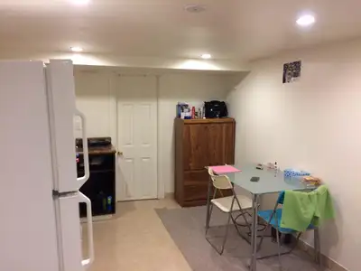 Bright Bachelor Basement Apartment - Yonge & Steeles (Incl. Parking) - Near Transit Spacious & Renov...
