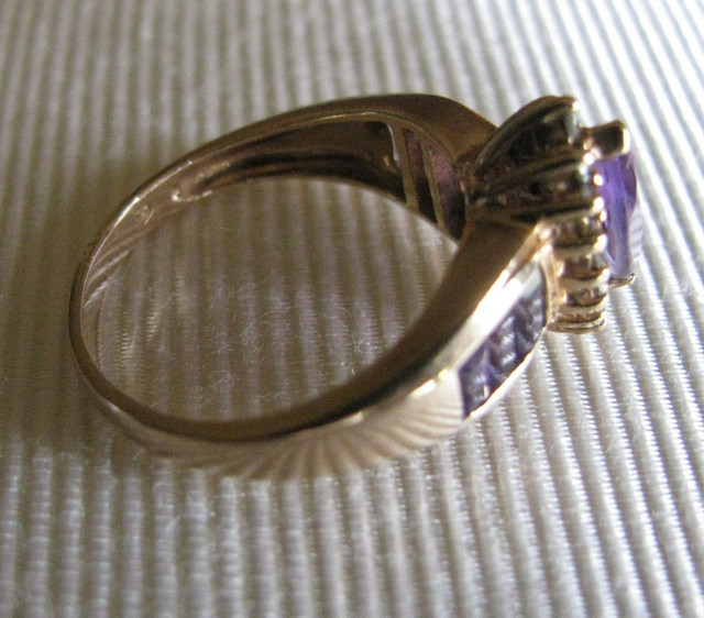 14K Yellow Gold Amethyst Cluster Ring Diamond Accents Size 5.75 in Jewellery & Watches in Saint John - Image 4