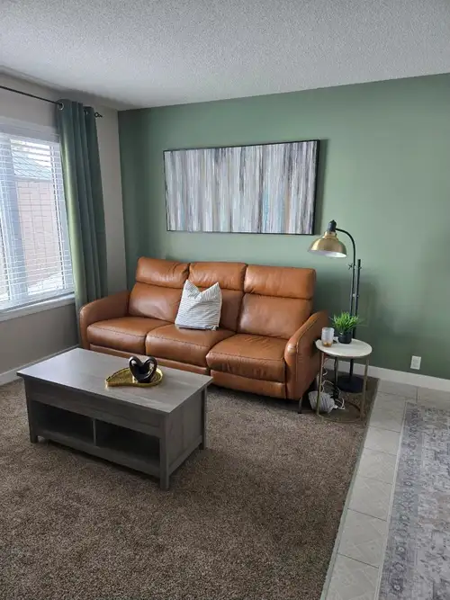 Beautiful 2-Bedroom Walkout Basement Suite with Direct Lake Access Spacious almost 900 sq. ft. walko...