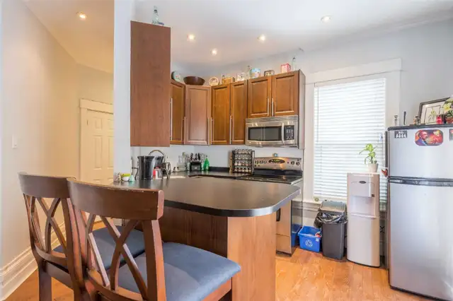 2 Bedroom, 1 Full Washroom Unit! Available ASAP! in Long Term Rentals in Peterborough - Image 6