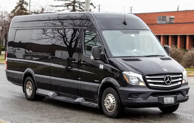 LUXURY SEDAN/SUV/FULL SUV(7 SEATER)/ SPRINTER VAN / STRETCH LIMO in Rideshare in Muskoka - Image 9
