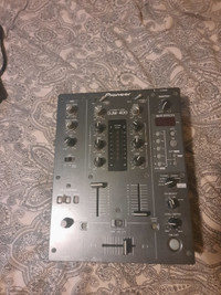 Pioneer DJM 400 DJ mixer
