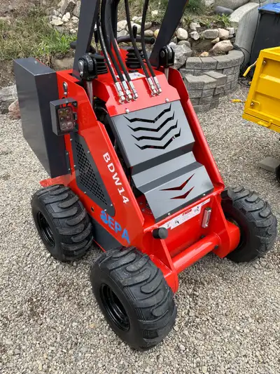 New 0hrs ROMAX BDW14 mini skid steer loader Awesome compact machine for smaller spaces. 40” wide buc...