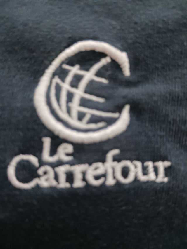 Lot de chandail du Carrefour  in Kids & Youth in Gatineau - Image 2
