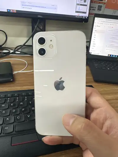 This is an Apple iPhone in used condition, offering great functionality. It's ready for a new owner....