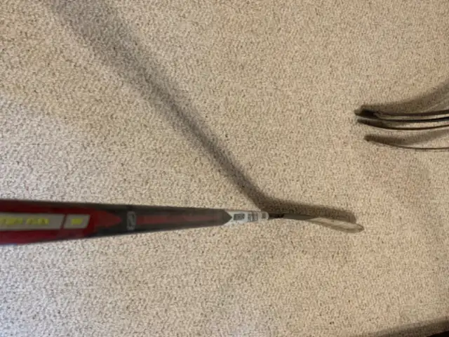 Used hockey stick - Good Quality - Reebok SickKick RBK in Hockey in Kitchener / Waterloo - Image 10