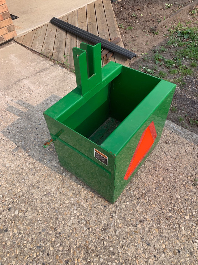 John Deere Class 1 - 3 point hitch weight box in Farming Equipment in Strathcona County - Image 2