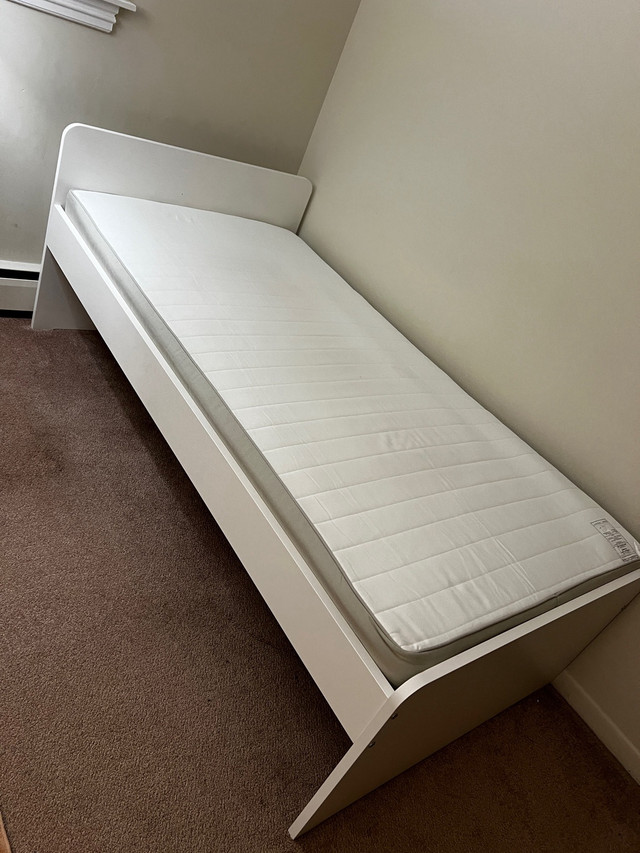 Single Bed and mattress  in Beds & Mattresses in City of Halifax - Image 2