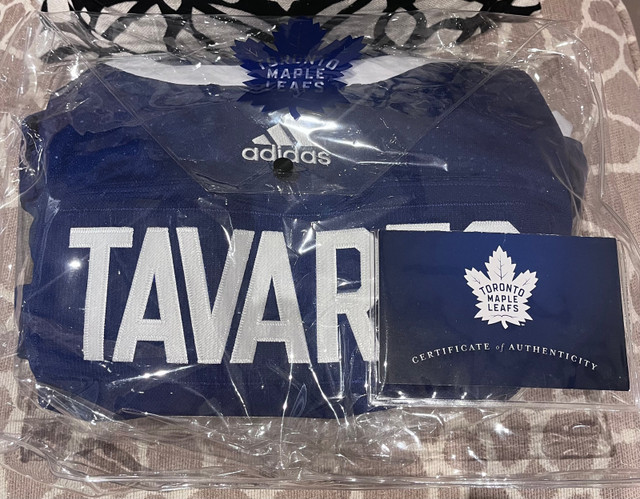 OFFICIALLY SIGNED Toronto Maple Leaf John Tavares Jersey in Arts & Collectibles in Markham / York Region - Image 2