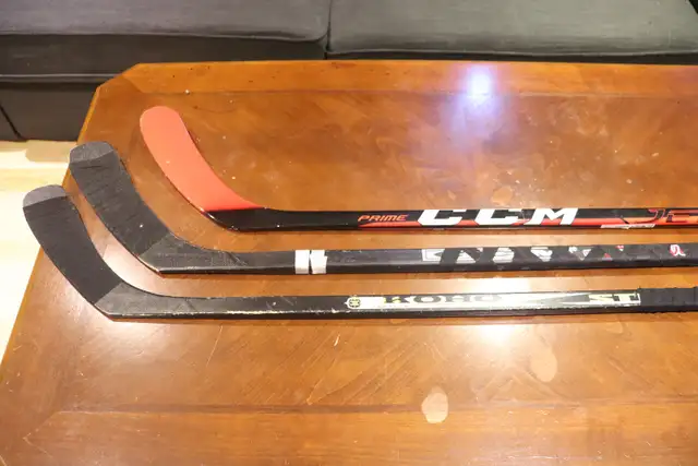 TODDLER YOUTH FULL HOCKEY EQUIPMENT BAUER STICKS(AGES 5-6 ) in Hockey in Mississauga / Peel Region - Image 6