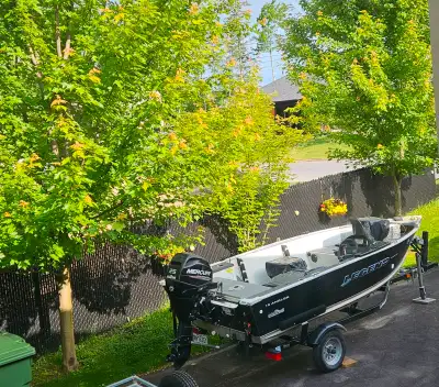 Magog- Bâteau de pêche Legend Angler 15 pi 2015, très bonne condition, moteur 25 forces Mercury, 4 t...