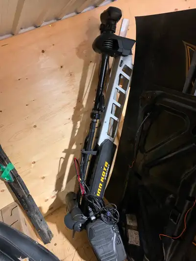 Selling my Minn Kota Fortrex 101 lb trust. 48” shaft, 36 volt with lowrance down scan transducer. (A...