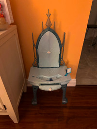 Frozen 2 Elsa's Enchanted Ice Vanity