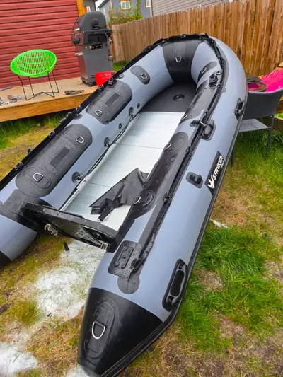 Amazing little boat. Easily packs up for fly in or RV use. Fits 2 people comfortably with gear or 3...