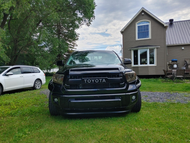 Toyota tundra sr5 2017 dans Autos et camions  à Granby - Image 3
