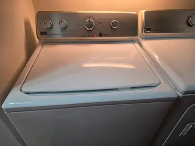 Laveuse et secheuse Maytag Centennial, View more