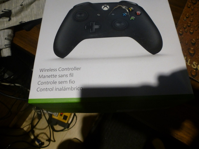 Brand New  Wireless Xbox One Controllers in XBOX One in London - Image 4