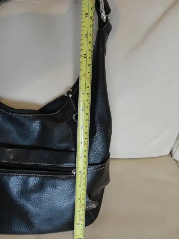 Selling 2 Women's Purses and 1 Women's Wallet -See prices in ad in Women's - Bags & Wallets in Kitchener / Waterloo - Image 11
