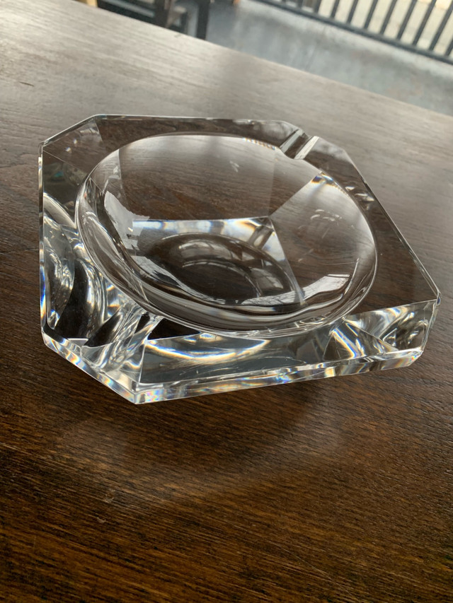 Cendrier en cristal signé Val Saint Lambert dans Art et objets de collection  à Sherbrooke - Image 3