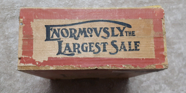 Stonewall Jackson Cigar Box 50 in Arts & Collectibles in Leamington - Image 3