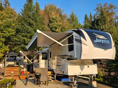 Pensez déjà au printemps Clé en Main / Setup Complet Nous vendons notre Fifthweel Jayco Eagle 317 RL...