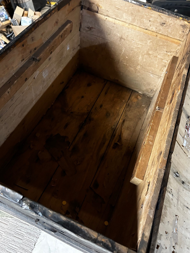 125 year-old Sea Chest in Arts & Collectibles in Chatham-Kent - Image 4