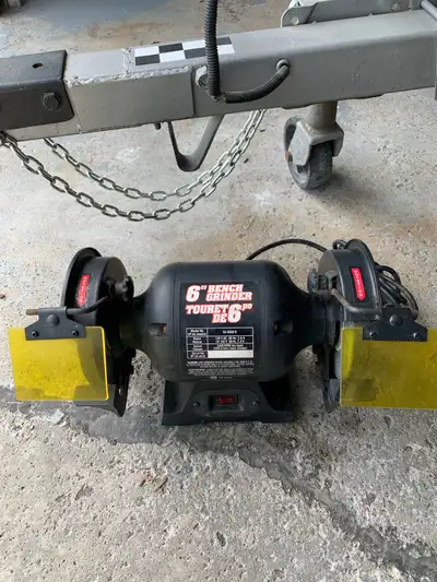 6 inch bench grinder. Used only once. Excellent condition.