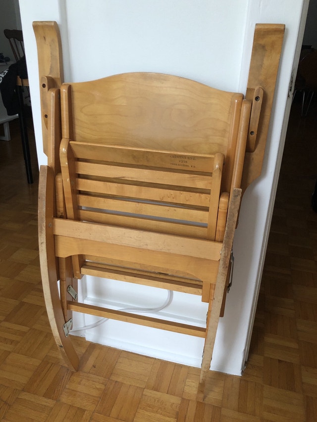 Chaise berçante pliante / Folding rocking chair Chaises, Fauteuils