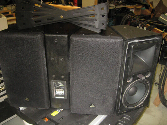 Used Behringer Eurocom CL108 speaker (ONE) in Speakers in Kitchener / Waterloo - Image 3