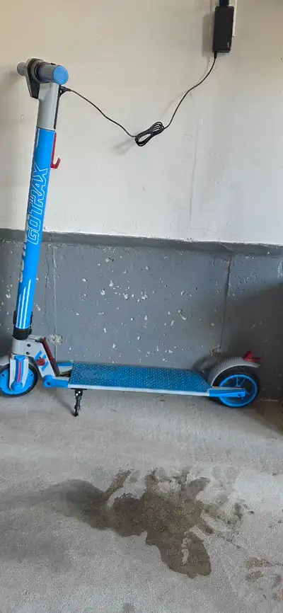 Gotrax Vibe Electric Scooter, Max 11.2Km and 19km/h Speed, 6.5" Solid Rubber Tire and Lightweight Al...