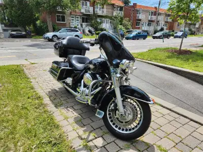 Harley Davidson FLHTC 2011 Acheté en 2023
