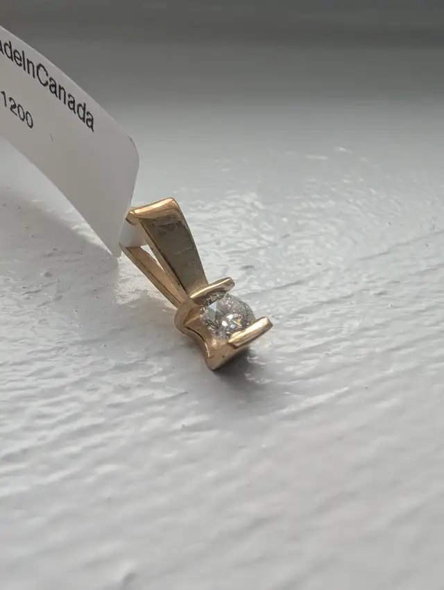 Brand New 14K Yellow Gold Diamond Pendant For Sale in Jewellery & Watches in London - Image 8