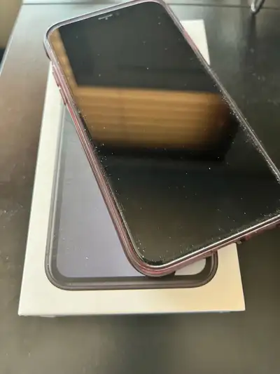 iPhone XR 64gb clean and no issues