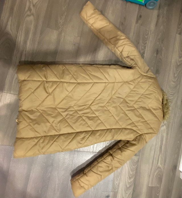 Manteau d’hiver pour femmes - Medium dans Femmes - Hauts et vêtements d'extérieur  à Ville de Montréal - Image 2