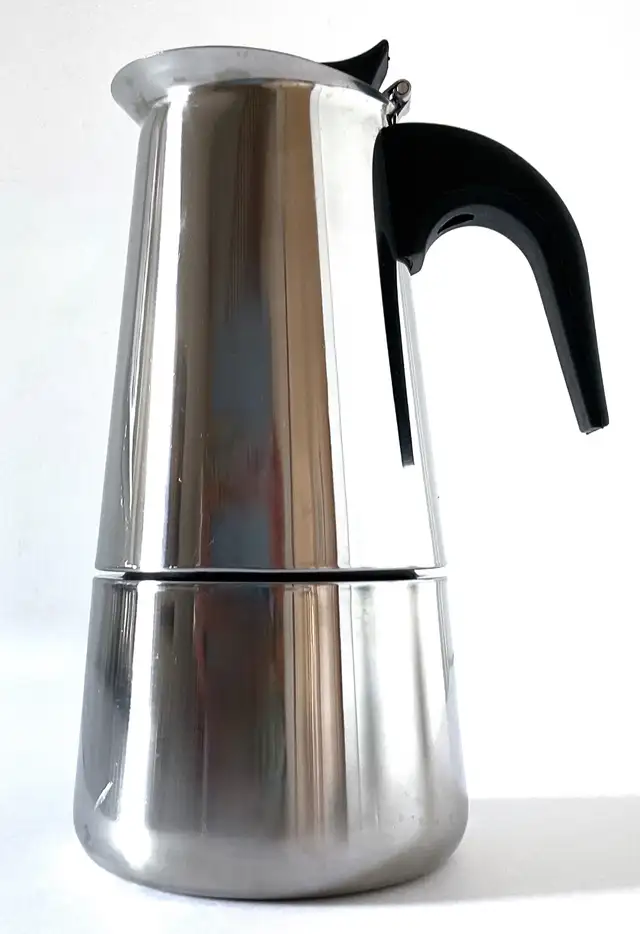 Vintage. Collection. Cafetière italienne en inox ** in Arts & Collectibles in Lévis - Image 2