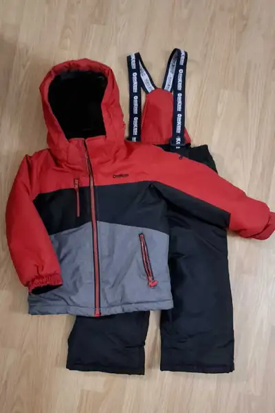 Oshkosh Snow Suit (Size 5), View more