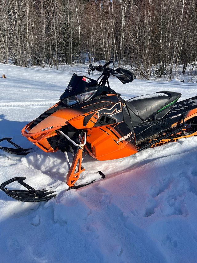 Arctic cat M1100 in Snowmobiles in Fredericton - Image 2