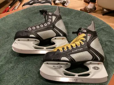 Youth Easton Hockey Skates Size 4, View more