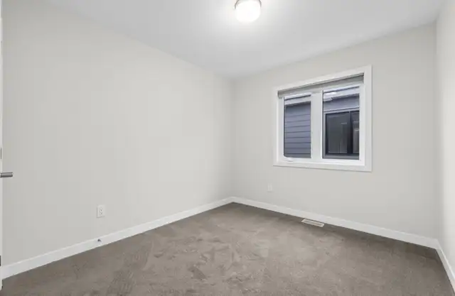 Beautiful Rooms for Rent in Barrhaven , Utilities Included in Room Rentals & Roommates in Ottawa - Image 6