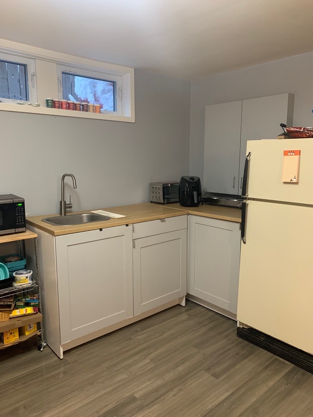 Sublet One Bedroom Basement Apartment for June 1st August 31st