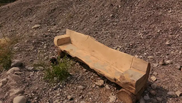 7' Solid sofa style log bench534824157636218883