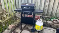 BBQ Grill 2 Burner Propane with Tank and Weatherproof Cover