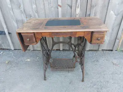 Antique Singer Sewing Machine Stand With Working Treadle, Fold Out Extension And Three Drawers. Orig...