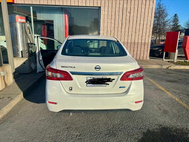 Nissan sentra  dans Autos et camions  à Ville de Montréal - Image 4